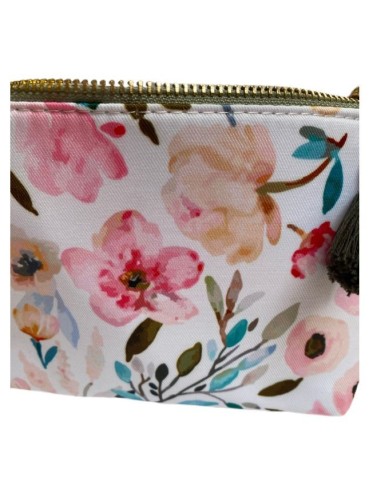 Storage pouch for essential oil bottles