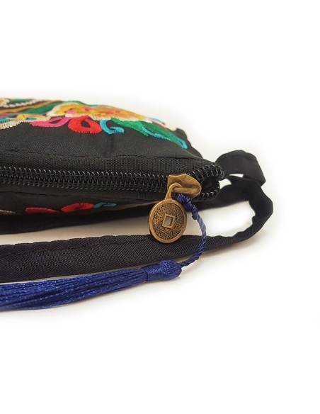 Schwarze Clutch mit besticktem Blumenmuster - blau