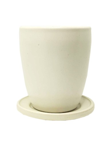 Teetasse mit weißem Keramikdeckel